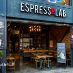 کافه اسپرسو لب تکسیم بهترین کافه های خیابان استقلال