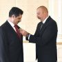 علی‌اف به سفیر ترکیه در باکو «نشان دوستی» اعطا کرد