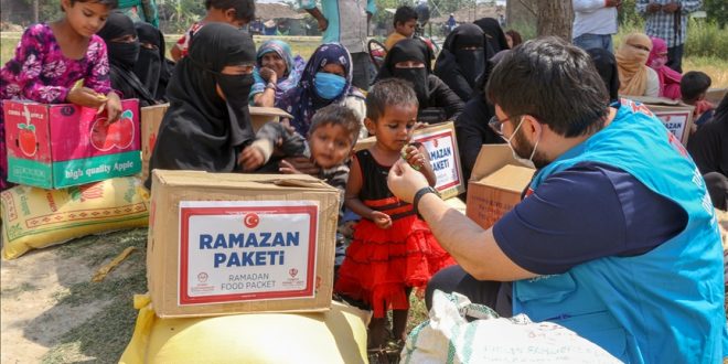 توزیع کمک‌های بشردوستانه ترکیه میان نیازمندان نپال