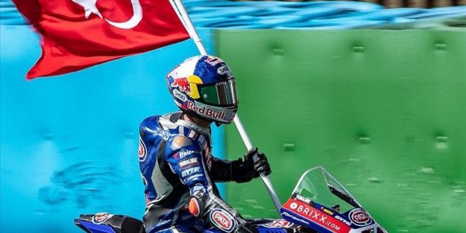 ملی‌پوش ترکیه نفر اول مسابقات موتورسواری قهرمانی سوپربایک جهان شد